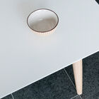 The top is covered with a resistant colourless lacquer.