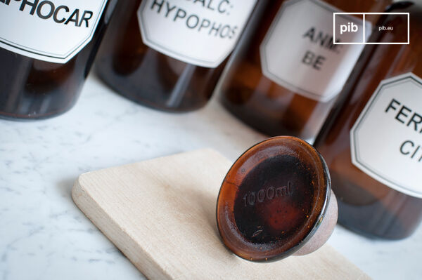 Glass vials and glass stoppers.