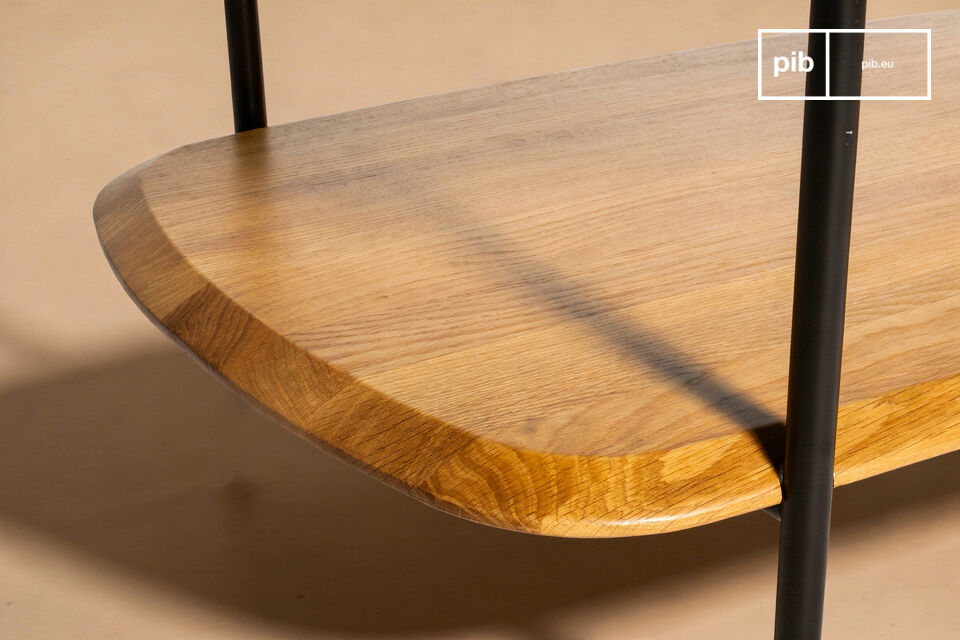 It is an aesthetic choice that focuses on lightness to structure the space without ever cluttering