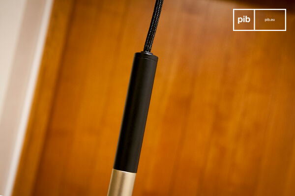 Suspension with straight and refined lines