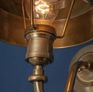 Dankzij zijn art deco-look en goed stuk zwanenhals is deze lamp plaatsbaar in verschillende