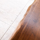 The plateau is magnificent and retains the natural traces of wood.