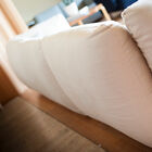 Le dos du canapé est également bombé, tel un nuage.