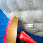 Positioned on a carpet or with coloured cushions, this pouf will be sublime.