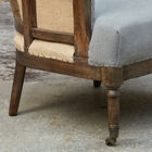 The charm of solid wood and burlap