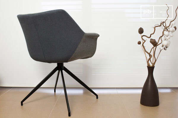 Delicate base with four black legs.