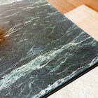 Geometrische Tischstruktur für höchste Verfeinerung.