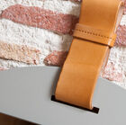 Die Farbe des Riemens ist ein wunderschönes klares Fahlgelb.