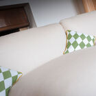 De zitting is zeer diep en bijzonder zacht.