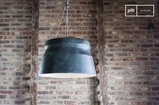 Grote blauwe metalen hanglamp