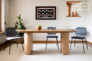 Grote eetkamertafel van licht hout Solna