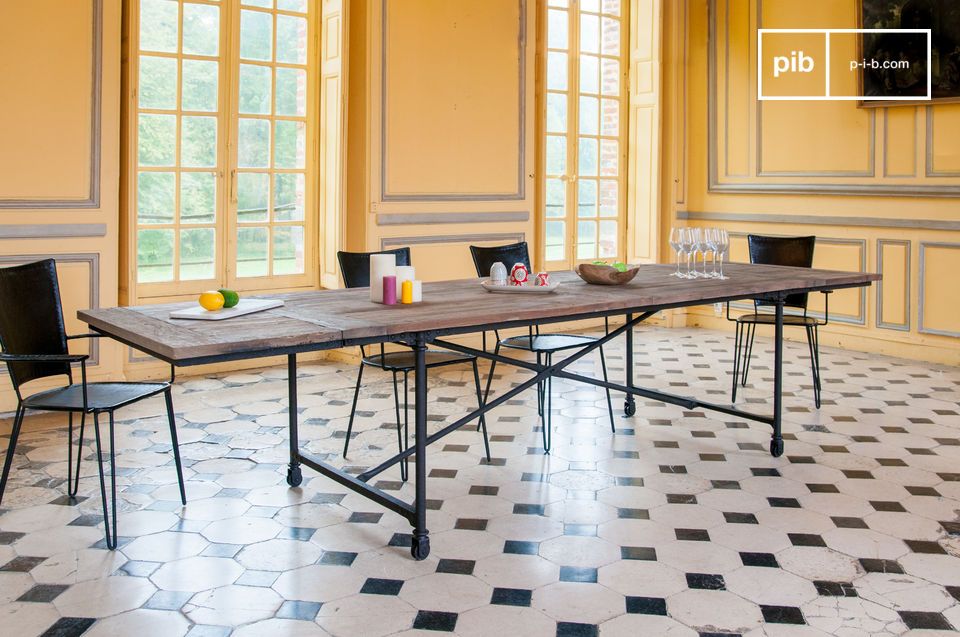 Grote uitschuifbare stoffeertafel Windsor