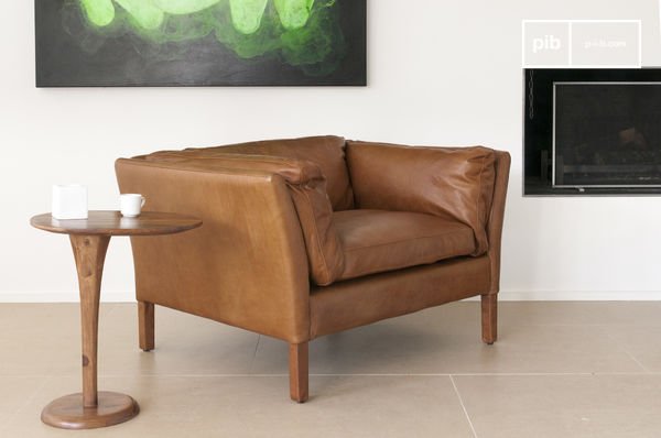 The colours of the chair will allow it to be inserted in different interiors.