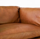 Leather carefully selected for its comfort and robustness.