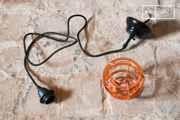 The suspension has a bright copper colour.