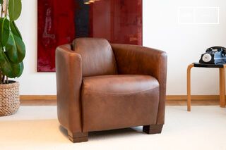 Hazelnut leather armchair Red Baron