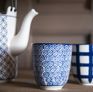 De Hivana theeset bestaat uit een theepot en vier kopjes