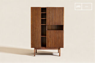 Hoog dressoir van notenkleurig hout Pillar
