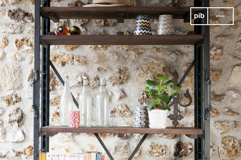 With its adjustable trays and noble materials