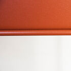 La table affiche une belle couleur ocre.