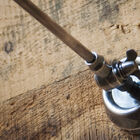 Een tijdloze metalen wandlamp, die kan worden aangepast naar jouw wensen