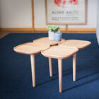 Ein massiver Eschen-Beistelltisch mit vier Retro-Tops.