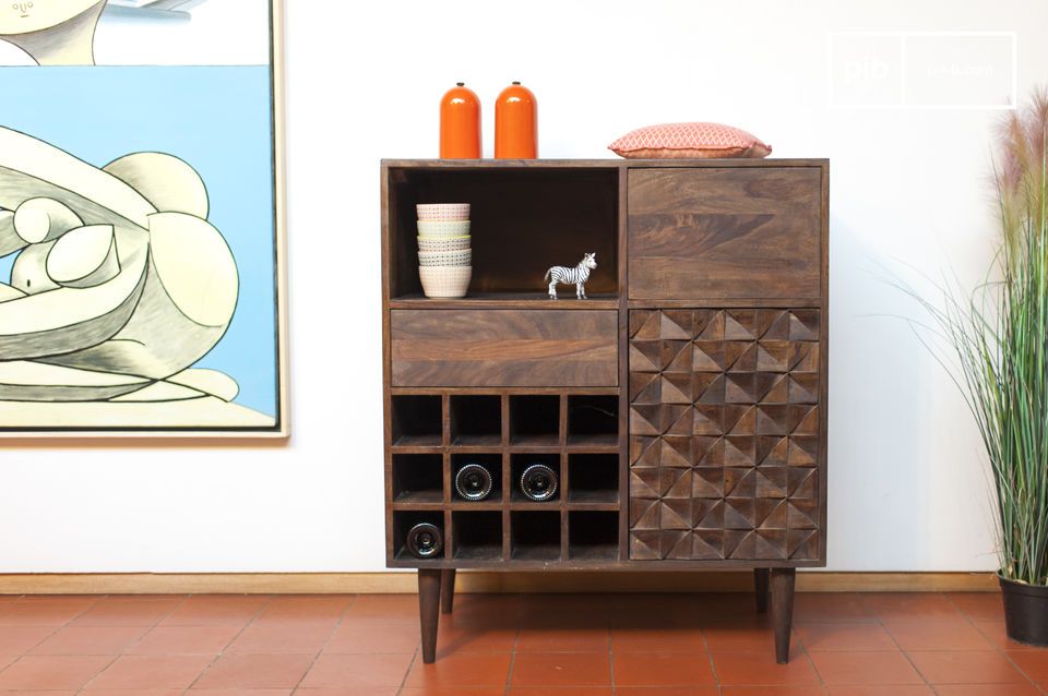 Edel houten buffet in Scandinavische stijl.
