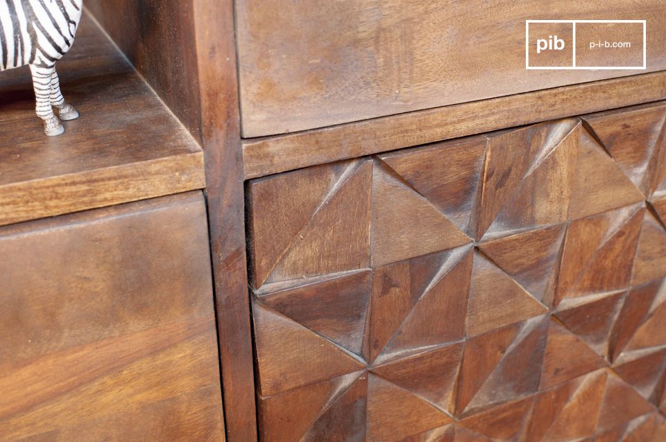 De prachtige geometrische afwerkingen versterken de retro-look.