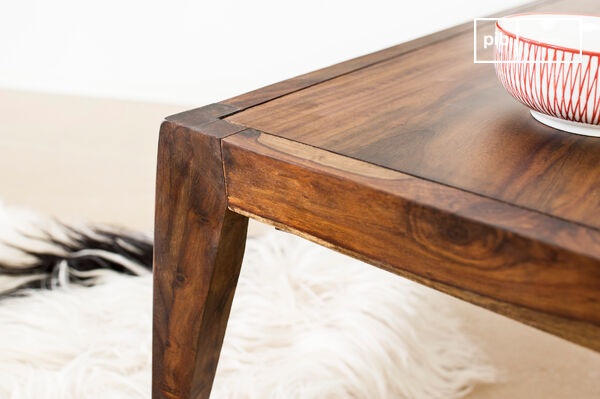 The Kitell coffee table is a beautiful piece of furniture that brings elegance in to your living