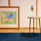 Sein Design und seine Stativstruktur sind typisch für die 1950er Jahre.