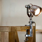 Kleine afmetingen voor deze lamp met schakelaar.