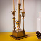 The square base is also gold plated for perfect stability.