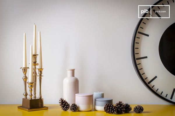 Mit dem Kerzenhalter können 4 Kerzen platziert werden.