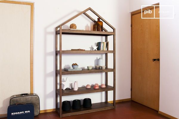 De plank biedt grote opbergruimtes.