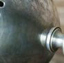 Può essere ruotato su due assi. Accendere il cavo elettrico.