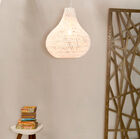 Sospensione bianca naturale e raffinata.