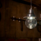 Il look è sobrio e raffinato.