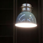 L'interno bianco della lampada garantisce una buona riflessione della luce.