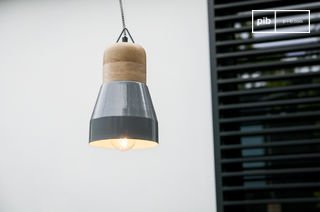 Sospensione in metallo grigio