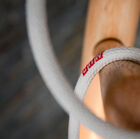 Questa semplice ma elegante lampada tutta in bianco donerà una bellissima luce ai vostri interni