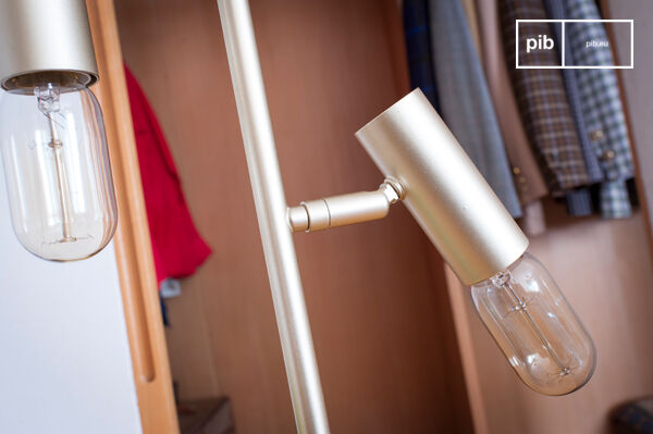 Los chaflanes permiten que las bombillas giren para una iluminación óptima.