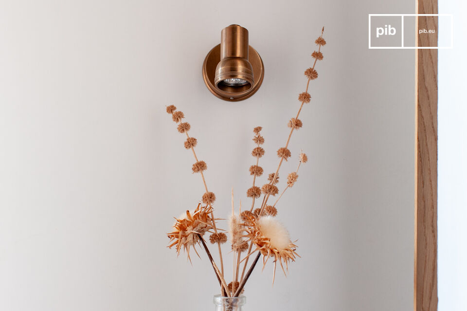 Luz cobriza en un formato minimalista