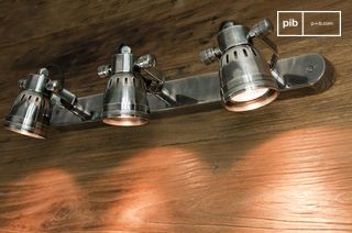 Triple aplique de metal plateado Bistrot