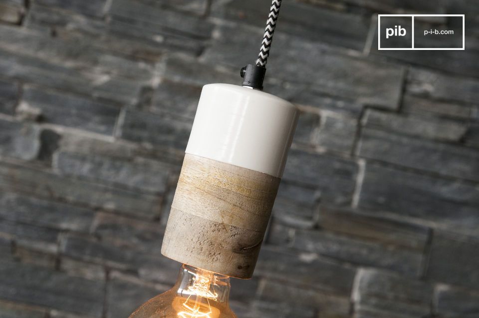 La luz de techo Müm es un accesorio de diseño que aporta un elemento decorativo nórdico sutil a