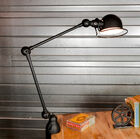 Dotée de 2 bras de 40 cm, cette lampe est un classique de la collection Jieldé Loft.