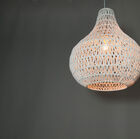 Une jolie suspension au design nordique.