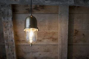 Lampe suspendue en laiton  Kapsula