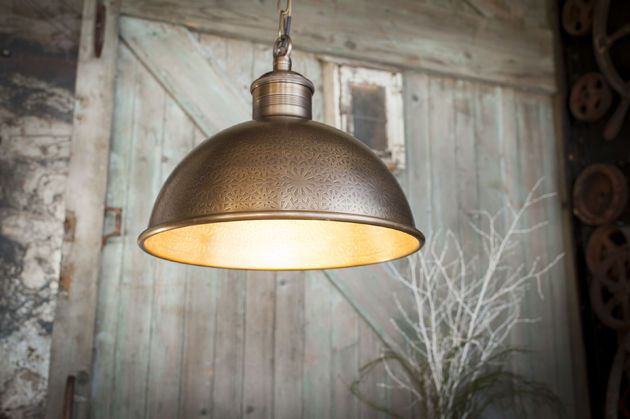 Lampe suspendue en métal ciselé Orient Express
