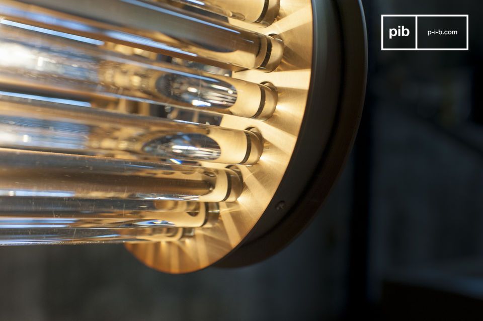 Constituée de tubes de verre enchâssés dans des embouts de laiton