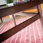 The structure is made of solid wood and ensures excellent durability.